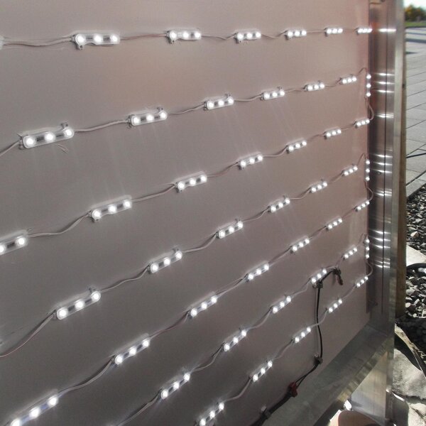 Ausleuchtung mit energieeffizienter und sparsamer LED-Technik.