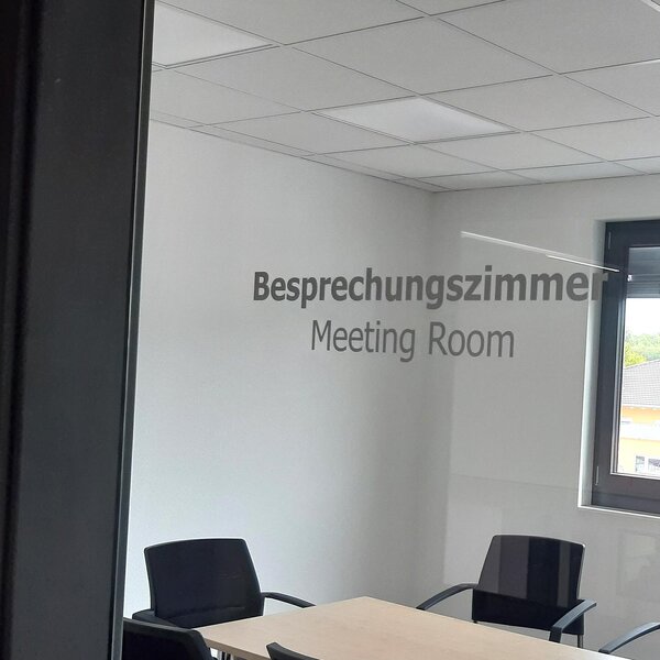 Signaletik, Leitsystem in Folientechnik, Motiv Microqore